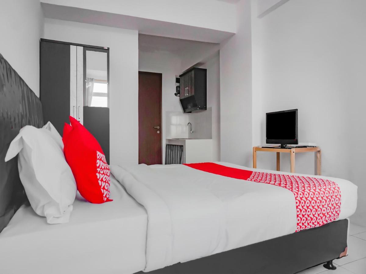 Oyo 90241 Sirooms Apartmen Gunung Putri Bogor Exterior foto