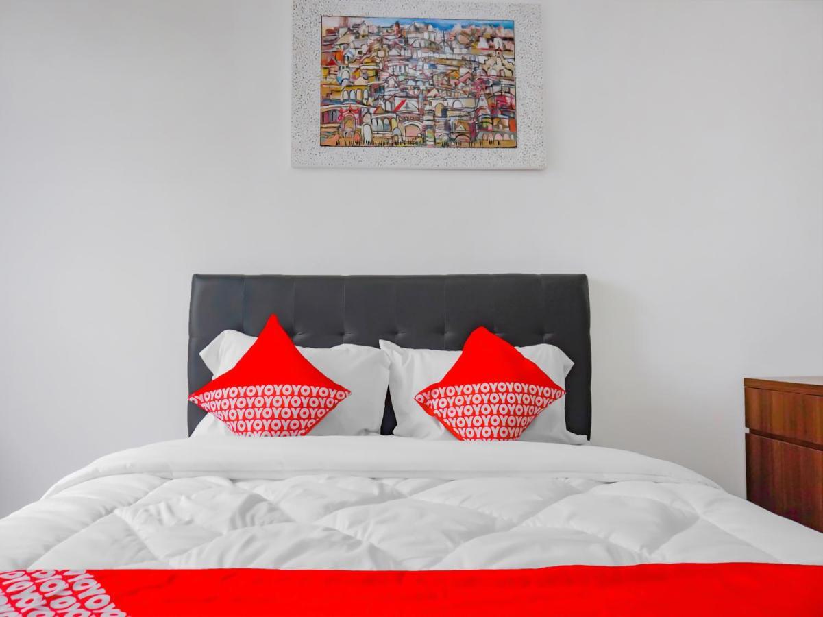 Oyo 90241 Sirooms Apartmen Gunung Putri Bogor Exterior foto